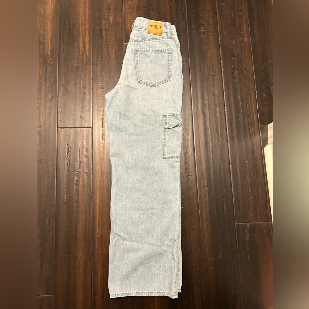 Hollister cargo jeans